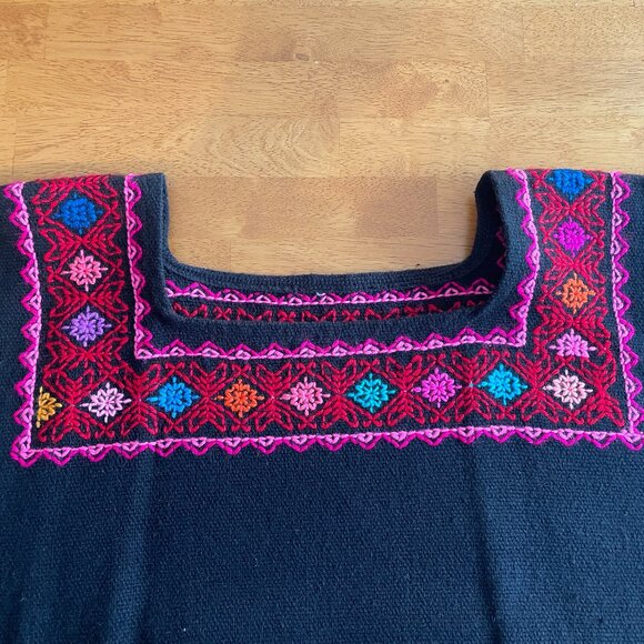 Size XL embroidered Hueyapan Puebla acrilan sweater - Picture 6 of 10